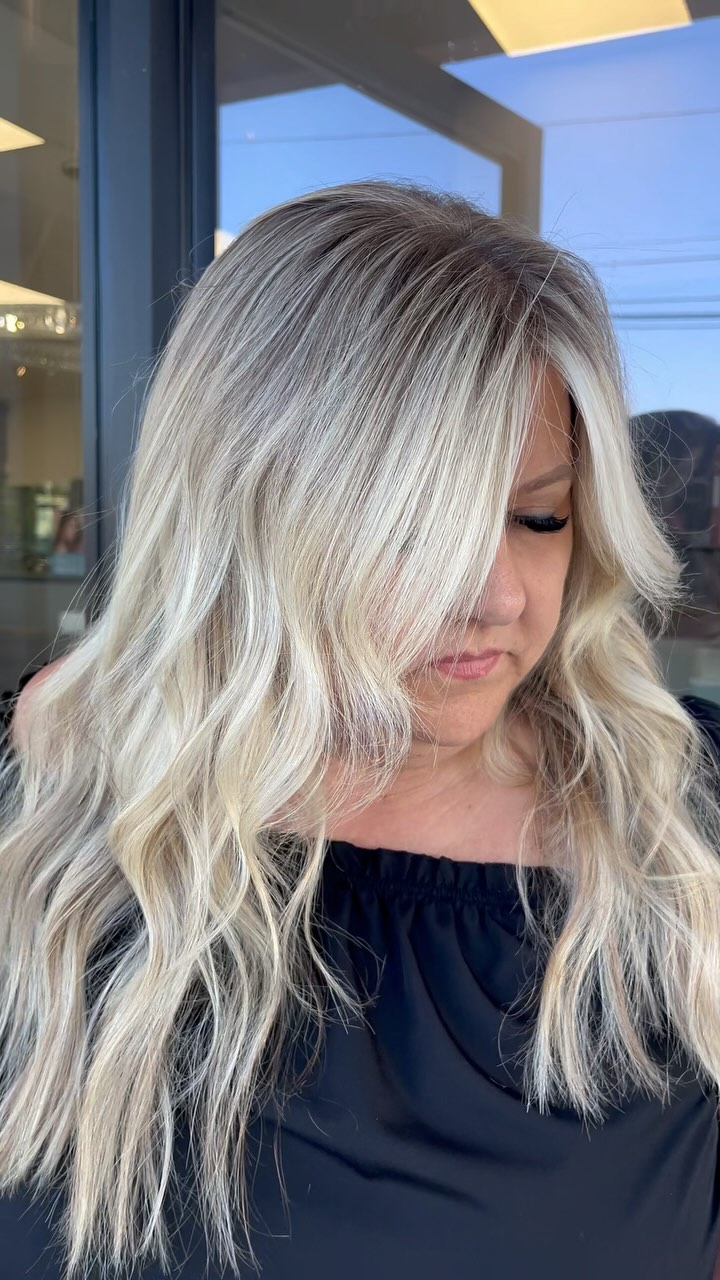 +blondes do have more fun. 

#blonde #ochairstylist #hairstylist #livedinhair