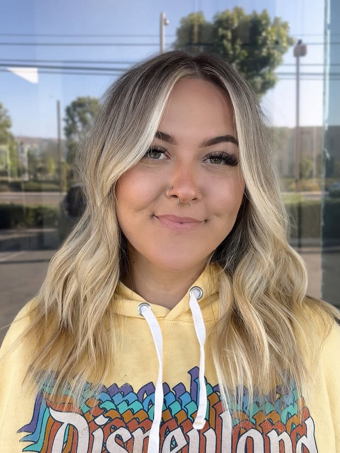 +lived in blonde. 🐆🍒🌴
• our goals :
break through that brass & correct it, while keeping it as bright & low maintenance blonde as much as possible! with a great blend ;)
-perfect change for summer 🌴 

#livedinhair #blonde #summer