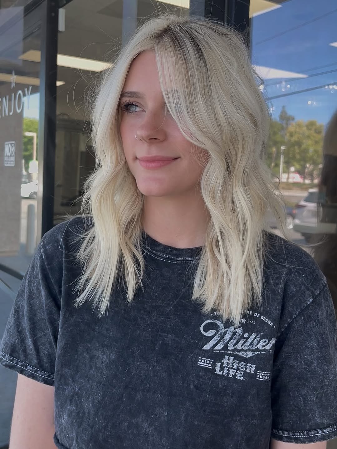 +blonde refresh + front tape-in fill 🐆💖⚡️
she took out her 24” wefts for a little summer break, but we kept the fullness right where it counts 🕺🍒💋

Mini tape-in installs in the front are perfect for filling in those face-framing pieces without a full install — low-maintenance but still that girl 💁🏼‍♀️
@thehairshopinc thank you for the best tape combos for my girlies! 
Front fills are booking fast — DM to grab your spot! 💌
#extensions #tapes #blonde #blondebombshell