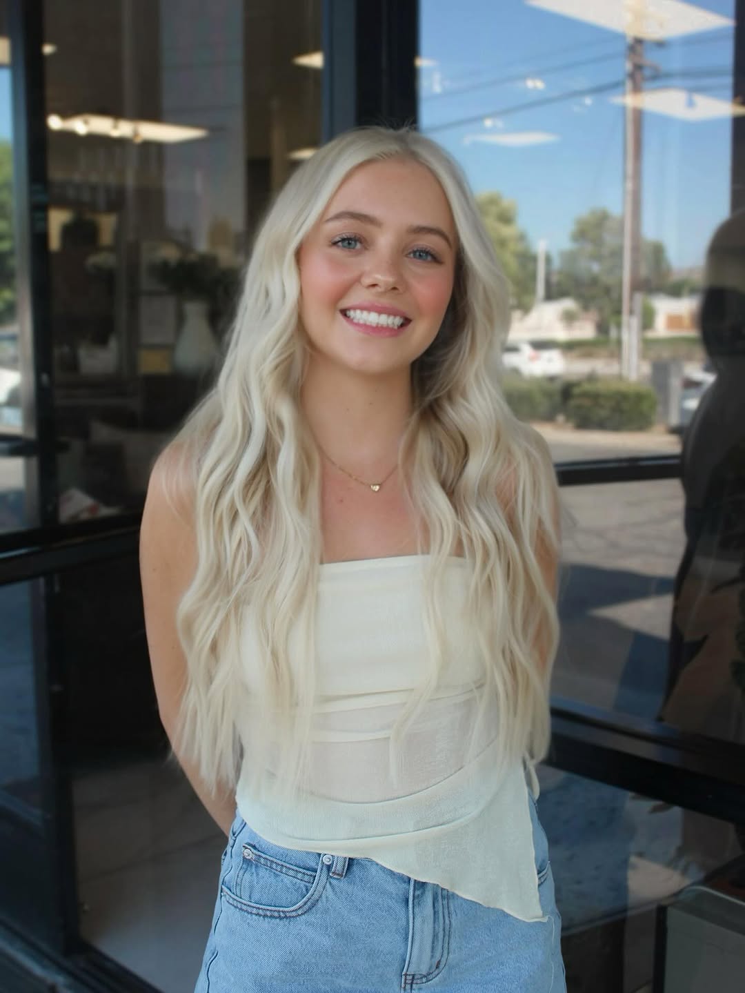 22” @thehairshopinc weft & tape custom color install 💖⚡️💋 
+a full blonding service 💖⚡️🐆
I am obsessed!! 😍💋🍒 
#extentions  #blonde #ochairstylist