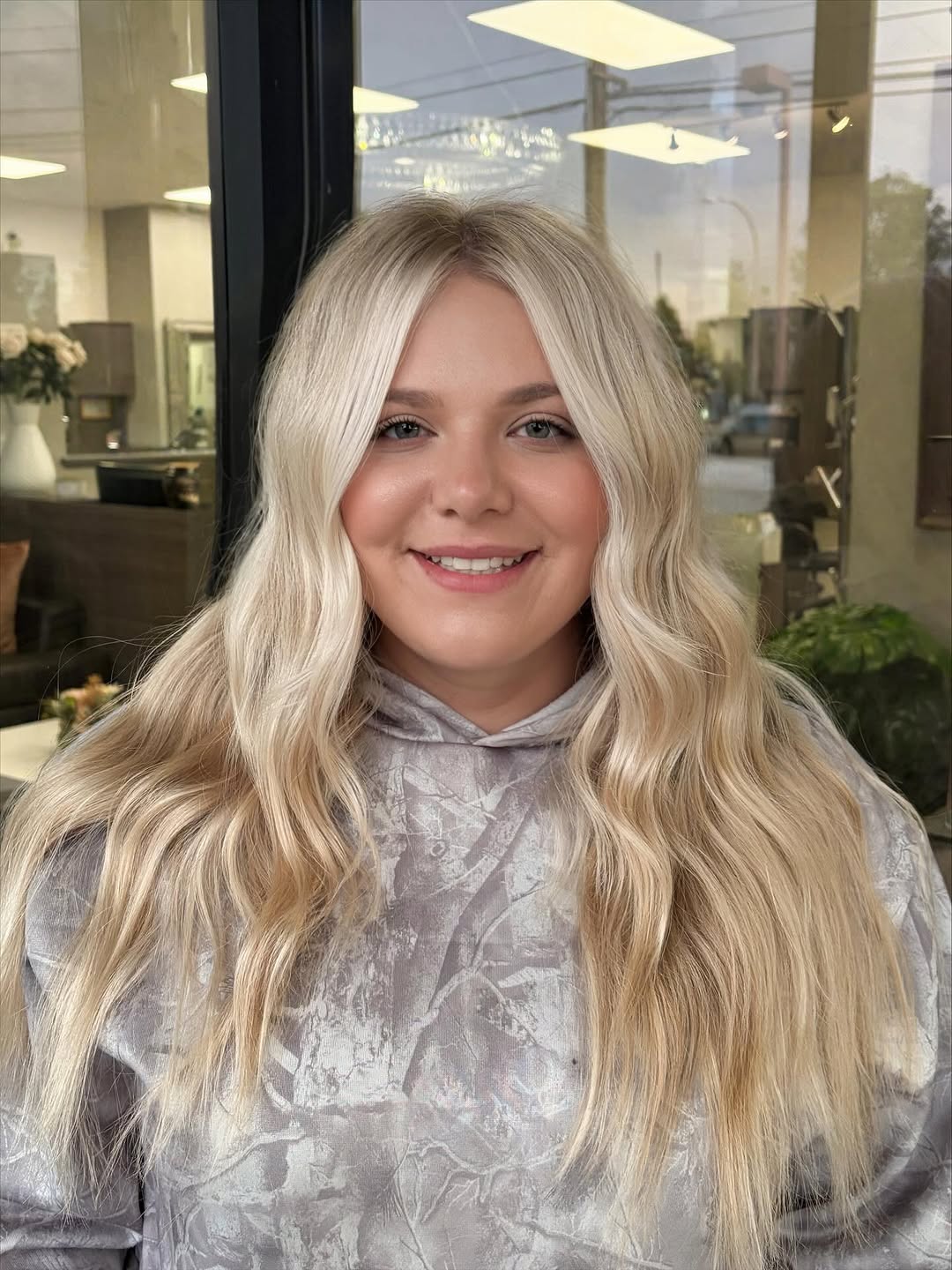 BLONDE.
BLONDE.
BLONDE.

+we love a blend that BLENDS!!! 
OBSESSED. 😍