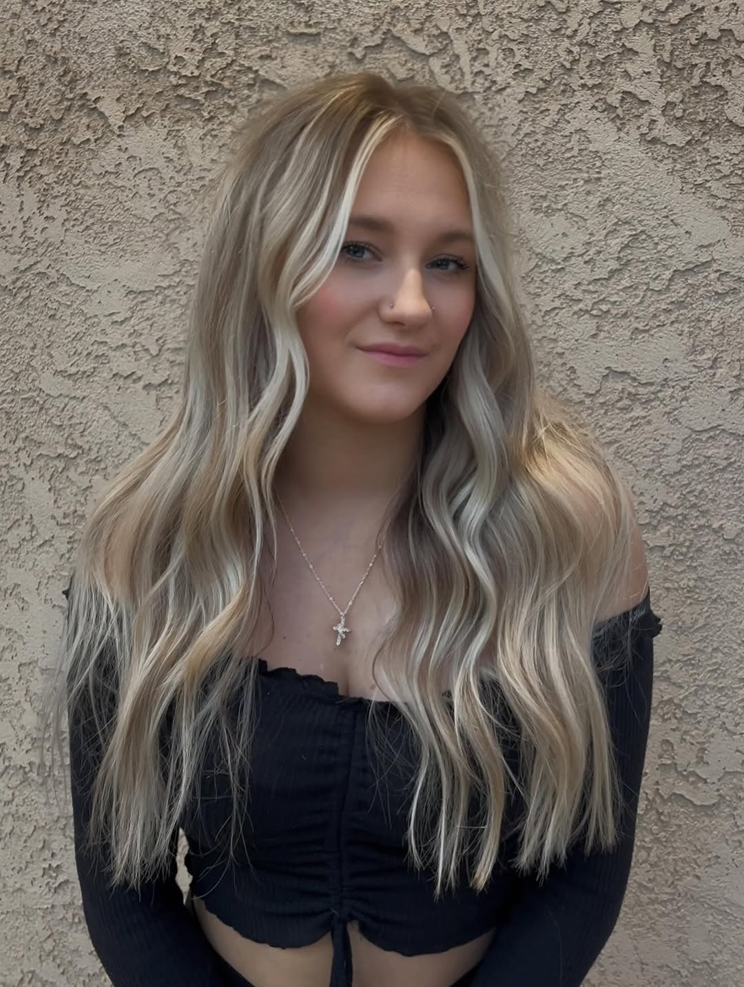blonde bombshell ⚡️🍒💋
1 row of 18” @thehairshopinc smart weft 😍 
+main goal volume + a little length 
•my girls w/ fine hair one row of the smart weft extensions will be a game changer for you!! 
Dm me to know how extensions can benefit you!