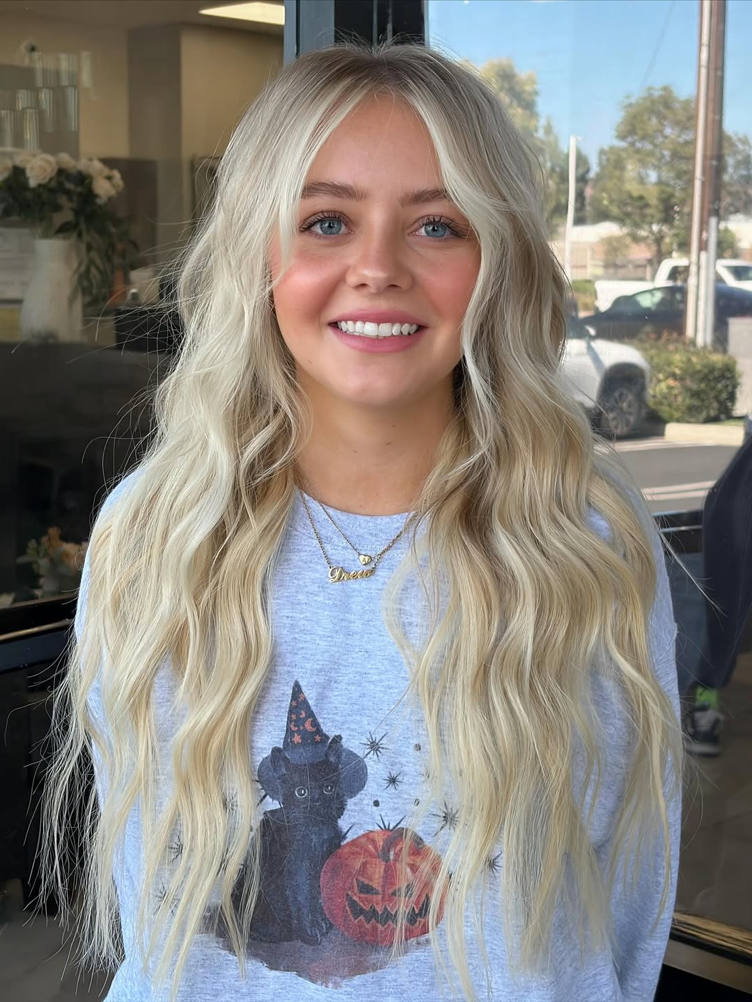 +happy fall y’all 🎃
remember to book your move up 🕺
extension are the best ❣️🐆❤️‍🔥🍒
#blonde #extensions #beach