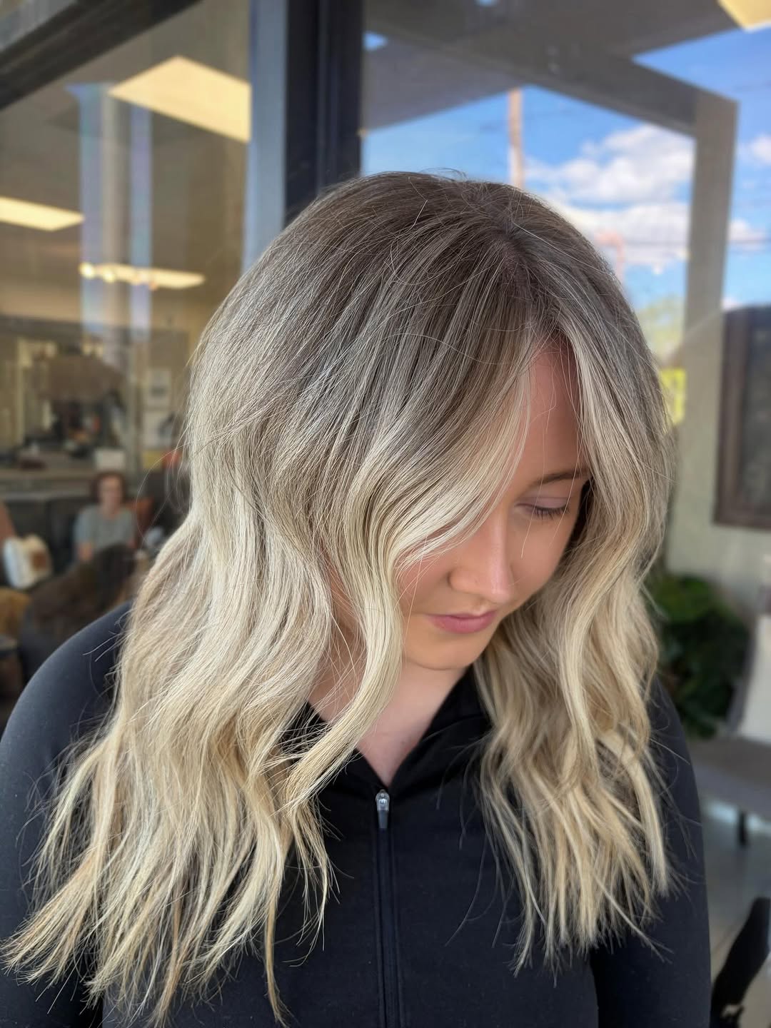 +blended lived in custom color 
//goals// 
-seamless blend 
-tired of harsh grow out
-lower maintenance 
-still bright and blonde 
-dimensional
-evening out the canvas (getting rid of any patchiness & unwanted warmth)
•I think we nailed it. 

#blonde #livedin #livedinhaircolor #hair