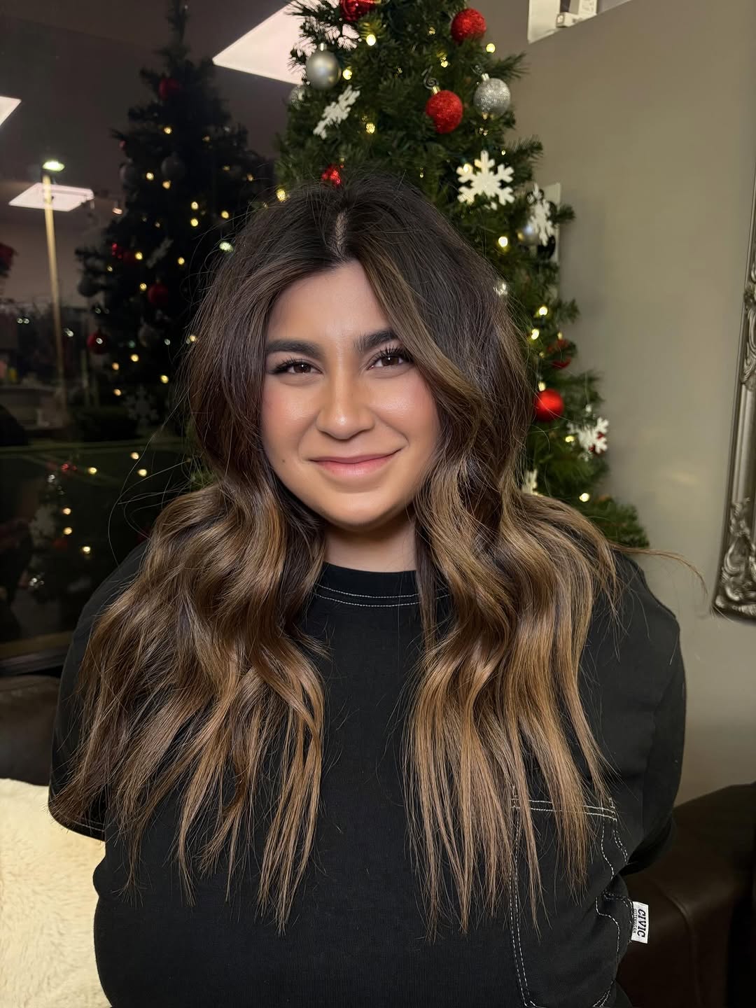 +Happy December 🎄🎁 
-mini k-tip installation 
-great for fixing any disconnect or, if your lacking length or thickness in the front, this is a great option for you! (Aka the mullet feeling😂) 
these installs last 3 to 4 months and they are super lightweight and super unnoticeable!! 
DM me today to book your mini k-tip install. 
#ktipextensions #extensions #hair