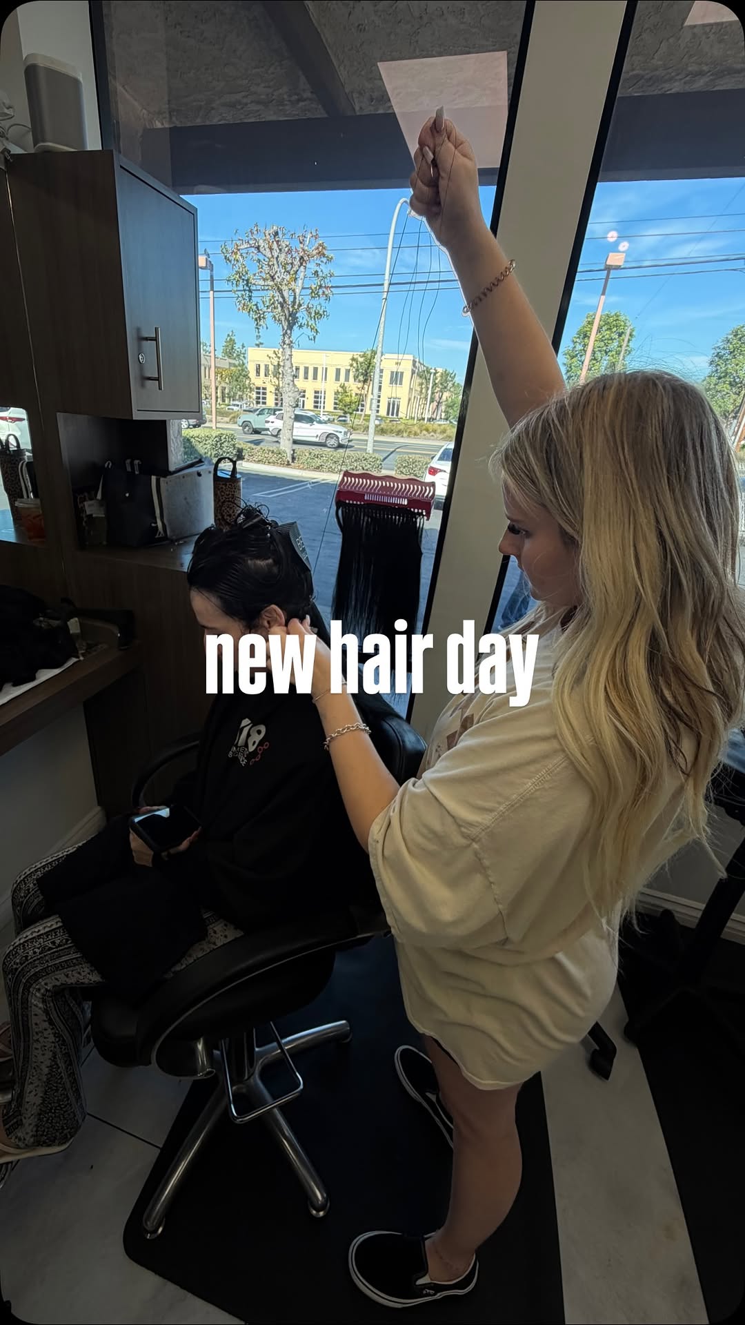 we love new hair install days 😍 
@thehairshopinc thank you for the best hair 😍 
#ochairstylist #oc #extensions