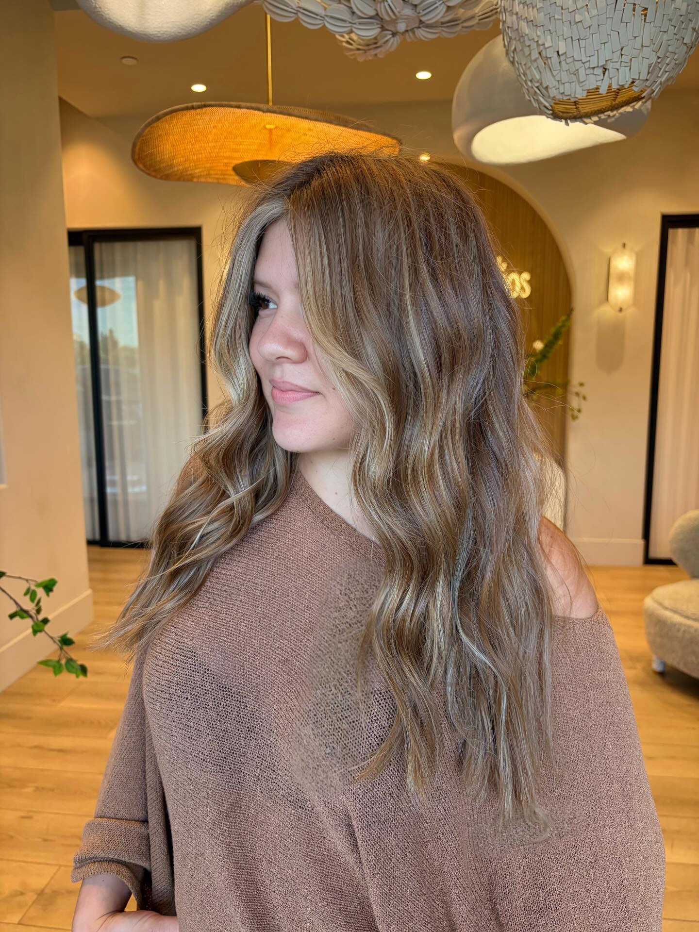 +coconut bronde🥥
-first blonding session from brown box dye, super happy with the results 💋
#color #hair #oc