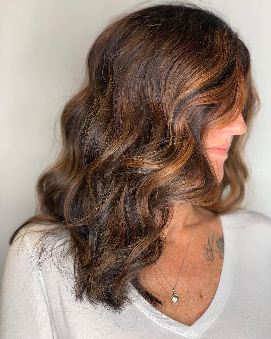 Copper Dreams ✨
.
.
.
#salonmidori #balayage #copperhair #balayagehair #highlights #hairpainting #balayagedandpainted #ringlight #hairgoals #haircolor #hairtransformation #orangecounty #fullerton