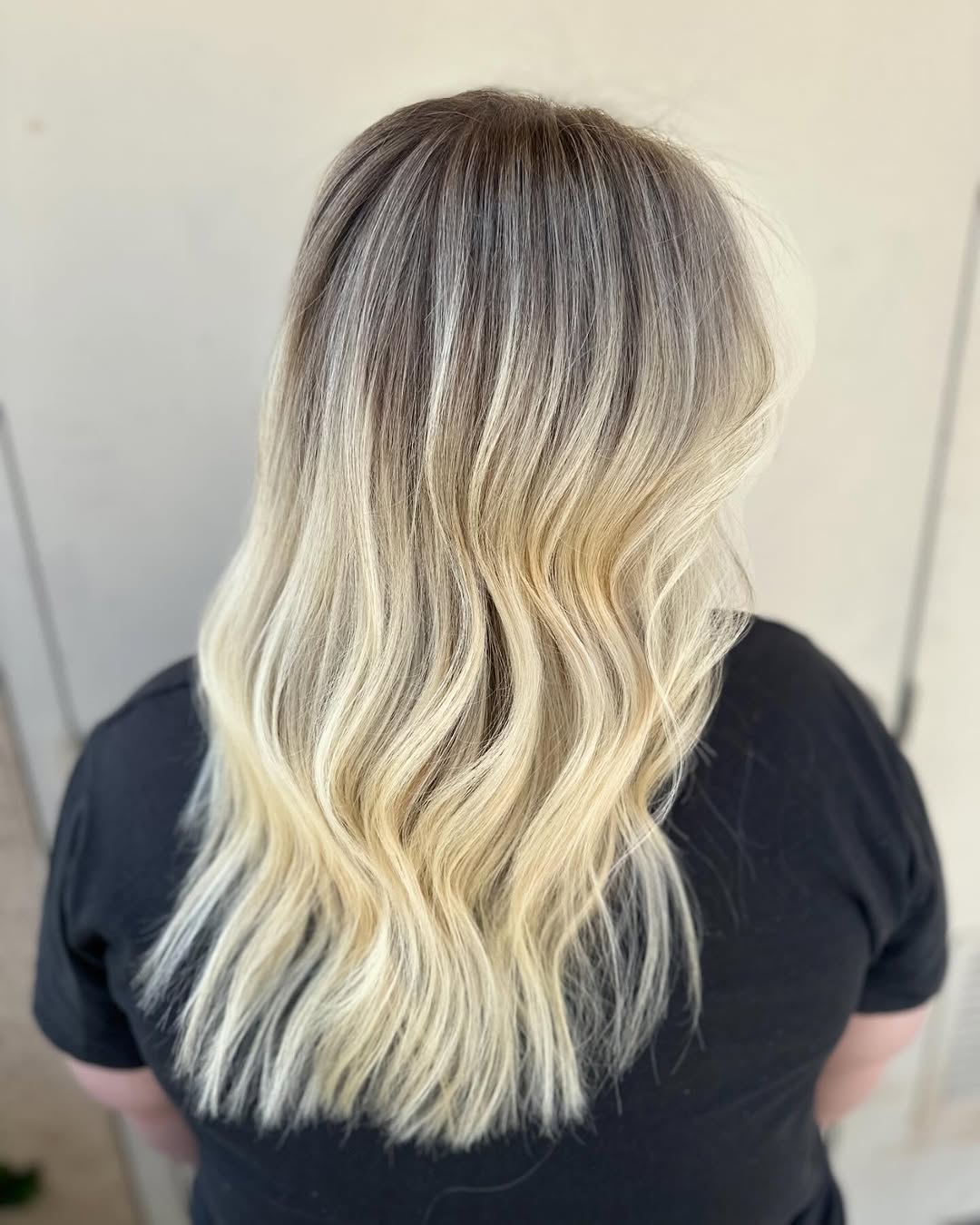 ✨Everyday is a blonde day ✨ 

#blondie #blonde #blondehair #blondehighlights #blondebombshell #orangecounty #ocstylist #orangecountyhairstylist #brea #salon860west #salon860westbrea #hairbybrittneydubia #summerhair #blondevibes #paulmitchell #superskinnyserum