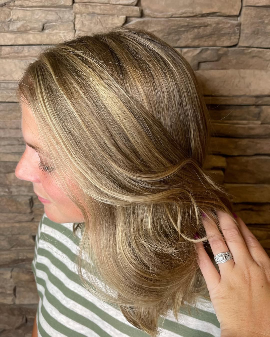 Too glam to give a damn 💃🏼
.
.
.
#salonmidori #hairbybrittneydubia #balayage #babylights #bigchop #hairstyle #shorthair #highlights #beachwaves #blonde #blondelife #glam #newbeginnings #fresh #freshstart #haircut #hairtransformation #hairtrends #trendy #hairgoals #newhair #matrix #joico #ldw #laborday #labordayweekend