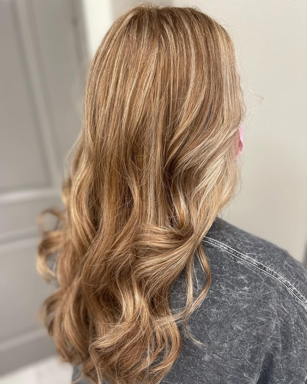 Strawberry Dreams 🍓
.
.
.
#strawberry #strawberryblonde #blondehair #balayage #balayagehighlights #hairstyles #hair #haircut #highlights #beachwaves #fall #fallstyles #fallhair #transformation #orangecounty #brea #salon860west #hairbybrittneydubia