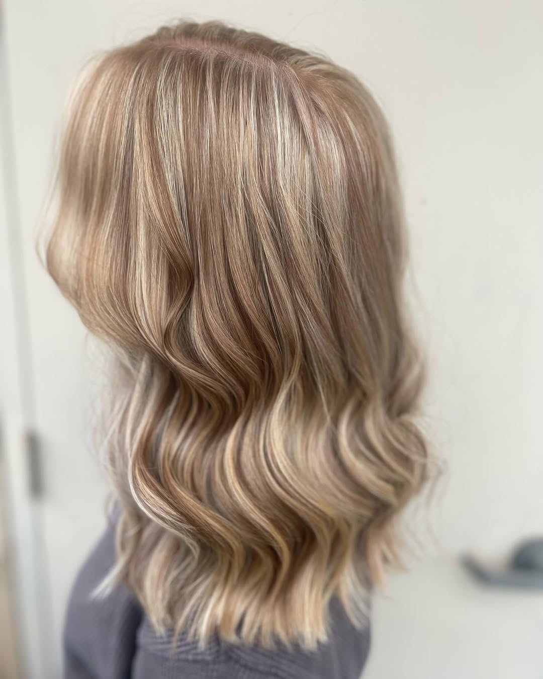 Strawberries & Cream 🍓 
.
.
.
#hairbybrittneydubia #salon860west #strawberryblonde #blonde #beforeandafter #hair #highlights #lowlights #lighthair #haircolor #color #orangecounty #brea #matrix #joico #hairtransformation #hairstylist #haircut #hairideas #hairtrends #trending #redhair #beachwaves