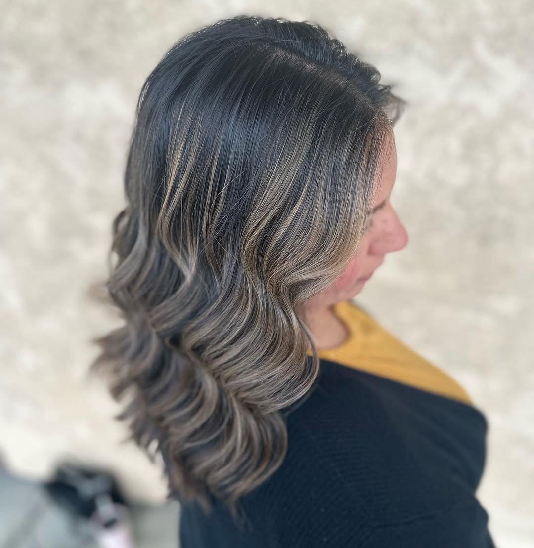 Spring is in the air, time to change your hair! 🌷

#salon860west #brea #orangecounty #orangecountyhairstylist #balayage #balayagehighlights #balayaged #highlights #natural #beachwaves #matrix #leafandflowerhair #hairstyles #hairgoals #cutehair #breasalon #allthingshair #haircut #hairtransformation #haircolor #hairideas #balayagehair