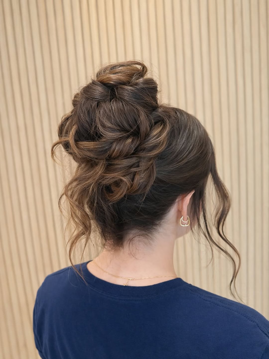 Because “just for fun” still deserves main character energy.

#bridal #orangecountyweddings #updo #brea #ochairstylist