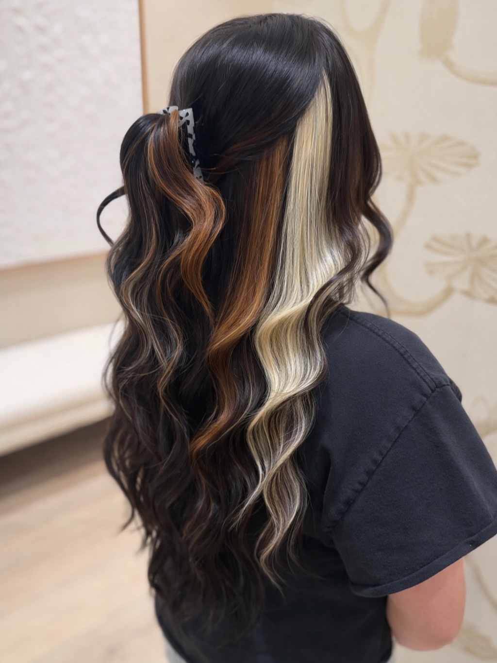 Calico Dreams π€π€π€
Color pops created with @aquaextensions
#breahairstylist #calicohair #customhair #unite #aquaextensions