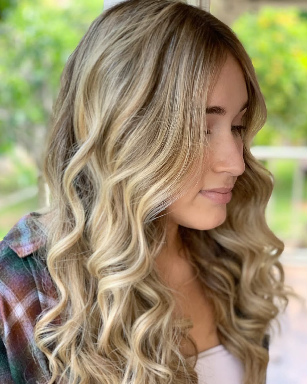 I don’t know about you...but I could use a little ☀️ on this gloomy morning! I usually love the rain, but given our current global situation 😕I’m ready for that Southern California heat! 
Speaking of sunshine...look at this Balayage ya’ll! So light & bright and ready for those sunny days that are on their way! 
Missing you all, and I can’t wait to get back behind that chair and start painting your hair like this dolls! 💋