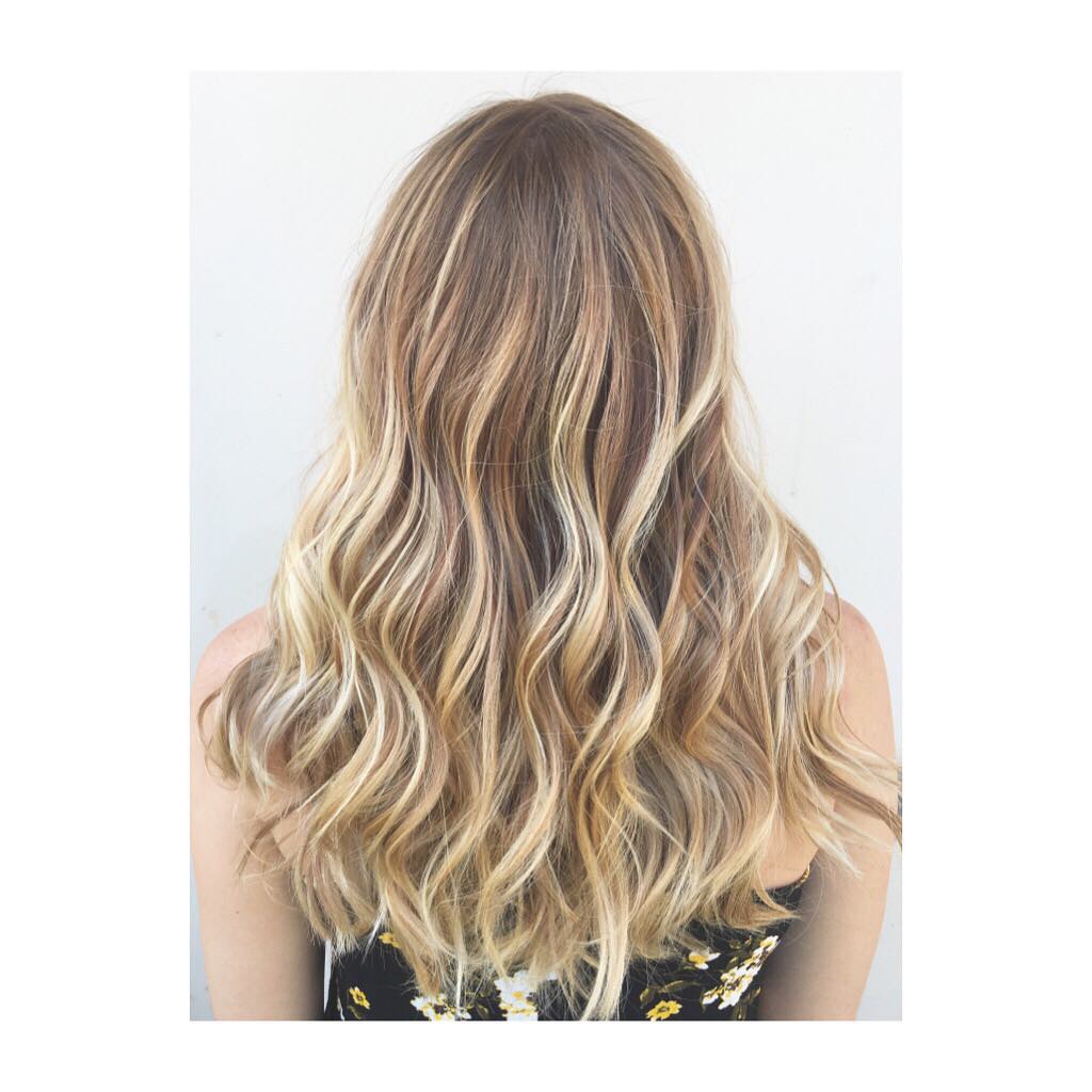 That Blonde Balayage life. 👌🏼 .
.
.
#hairbynoellelucy #newhaircolor #salon860west #balayage #balayageombre #balayagecolor #balayagehair #ombrehair #ombre #ombrebalayage #blonde #blondehair #blondehairdontcare #longhair #longhairdontcare #orangecounty #modernsalon #behindthechair
