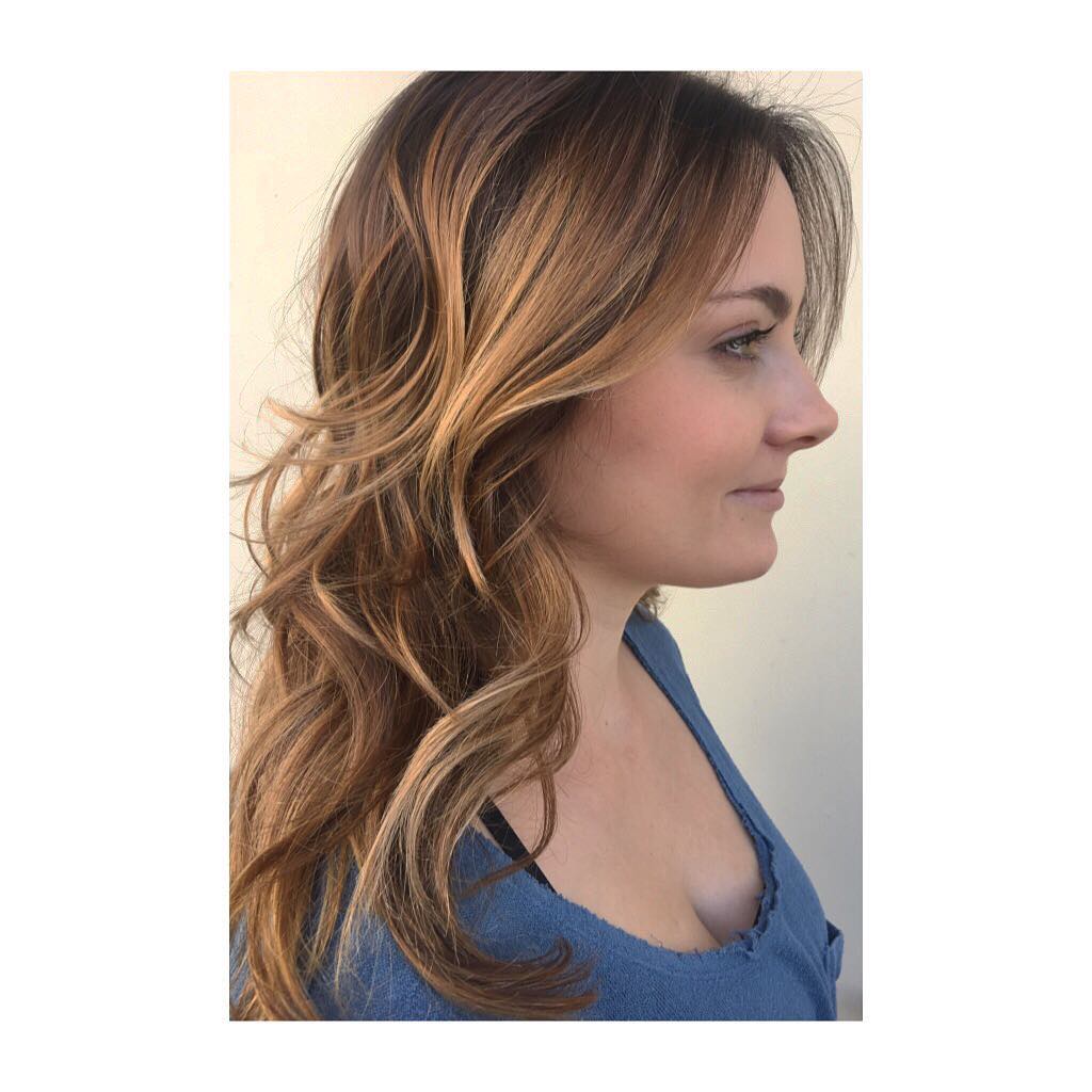 Fall is in the hair! 🍂
.
.
.
#hairbynoellelucy #salon860west #ocstylist #ombre #ombrè #balayage #balayageombre #balayagehighlights #balayagehair #brownhair #brownhairdontcare #longhairdontcare #longhair #fall #autumn