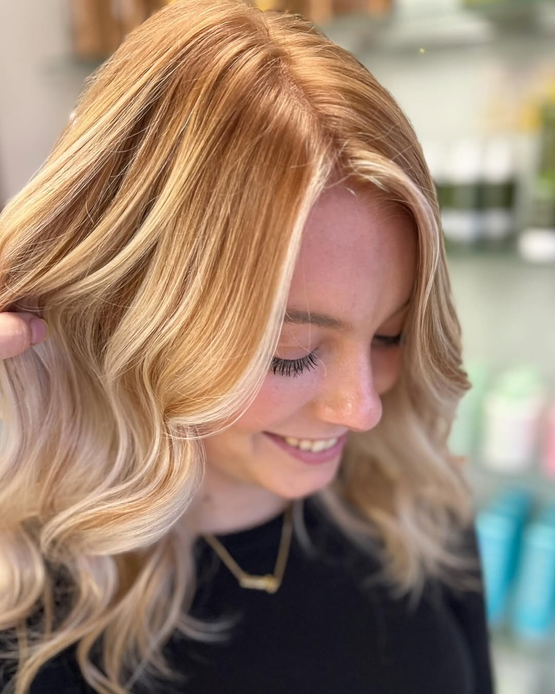 Cowgirl Copper...but keep it blonde! 🍓 
.
.
.
#haiebynoellelucy #breahair #breahairstylist #breahairsalon #ochair #ochairstylist #orangecountysalon #orangecountyhairstylist