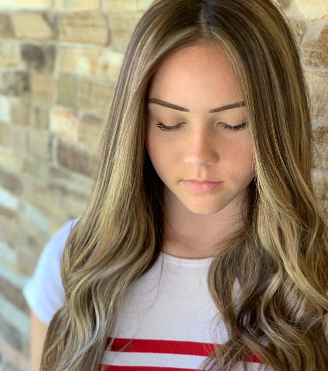 Sweet Summertime ☀️ 

Honestly, it’s always such an honor when a guest let’s you color their hair for Thee. First. Time! 
ESPECIALLY when their hair is Gorge! Kaitlyn is a bombshell...also she makes this 37 year old envious of that perfect 17 year old skin! **sigh** 

Balayaged w/ @matrix light Master 
Glazed w/ @Redken Shades