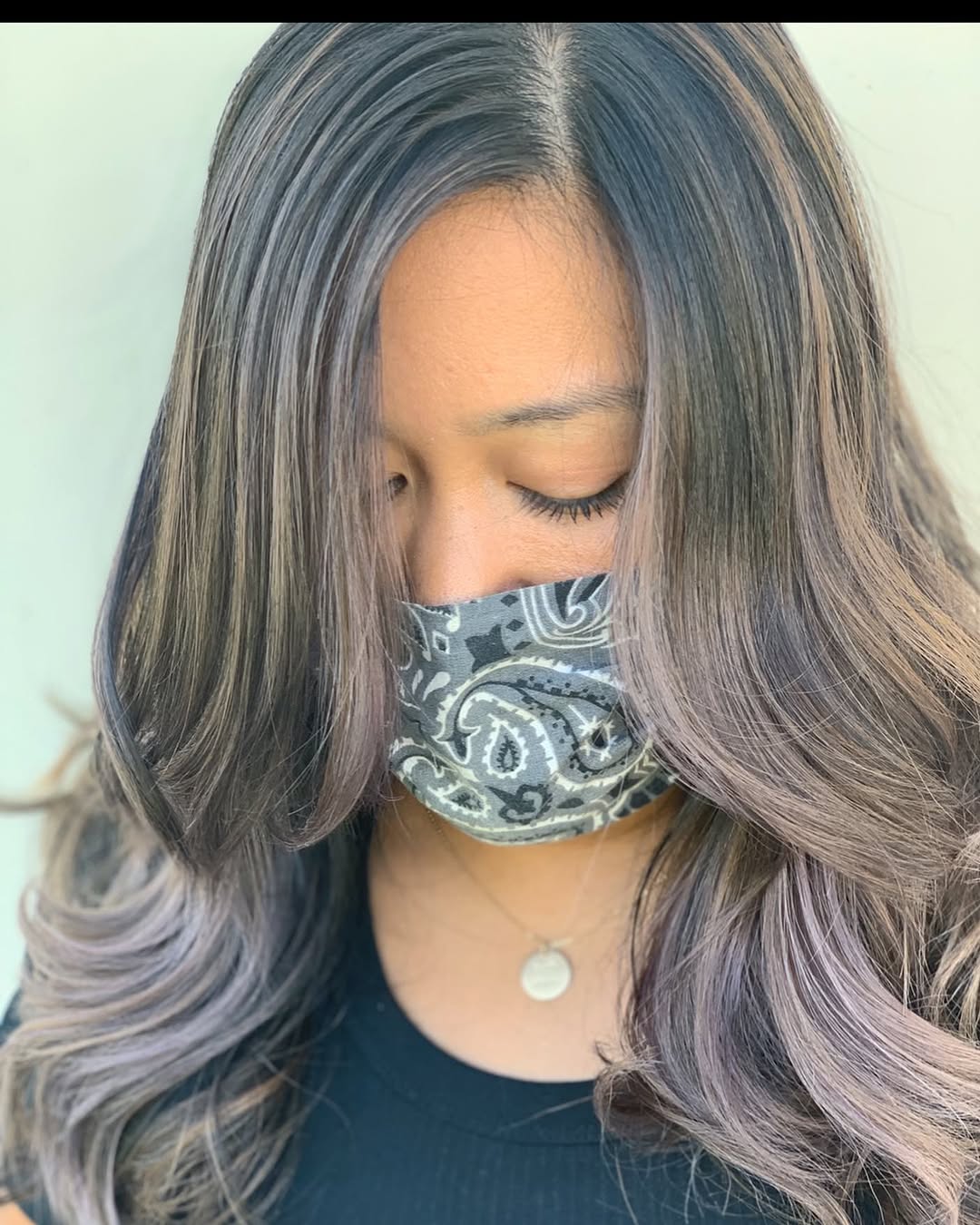 We call this Smoky Violet 💨💜 
Totally loving this tone!

What hair color vibe are you into this Fall season? Comment below and let me know...😘 

Balayaged & Glazed with @matrix