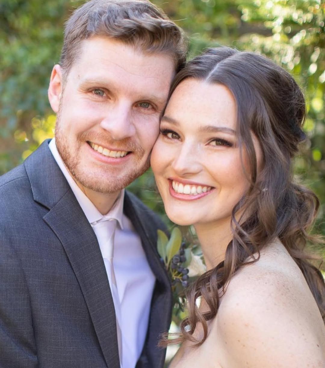 2020 I worked 2 weddings. You guys...2 measly weddings. 🙄 Just to be clear @hairbyauremallstun and I work AT LEAST a good 30ish weddings every year. So needless to say, getting to glam up these beauties a couple weeks ago was a complete post-covid thrill. 

Sarah, you were an absolutely STUNNING bride. I was honored to be a small part of your special day. Congrats and cheers to Love! 🥂💕

Hair & Makeup by @hairbynoellelucy
.
.
.
#hairbynoellelucy #mua #makeupartist #ocmakeupartist #ocmua #orangecountymakeupartist #orangecountymua #weddinghair #ocwedding #orangecounrywedding #orangecountyweddingmakeup #brea #lahabra #fullerton #anaheim #yorbalinda #placentia #buenapark #bridalmakeup #bridalhair #bridesmaidhair #bridesmaidmakeup #ocbride #orangecountybride #ocwedding #orangecountywedding