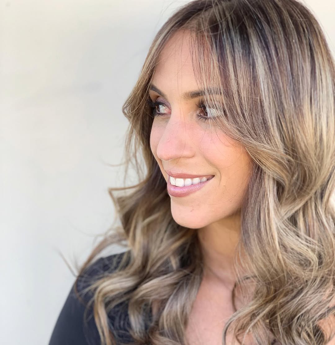 Irina 🔥 

Anyone else so excited to see faces again!? I know I am 🙋🏻‍♀️ Irina is 1 of my besties and also happens to be drop dead GORGEOUS! For the past couple years we’ve been doing a full weave, then finishing with a glaze and root tap. It’s our perfect combo for low-maintenance color, but also assists in grey coverage. 

Who else is ready for summer hair? 🌞