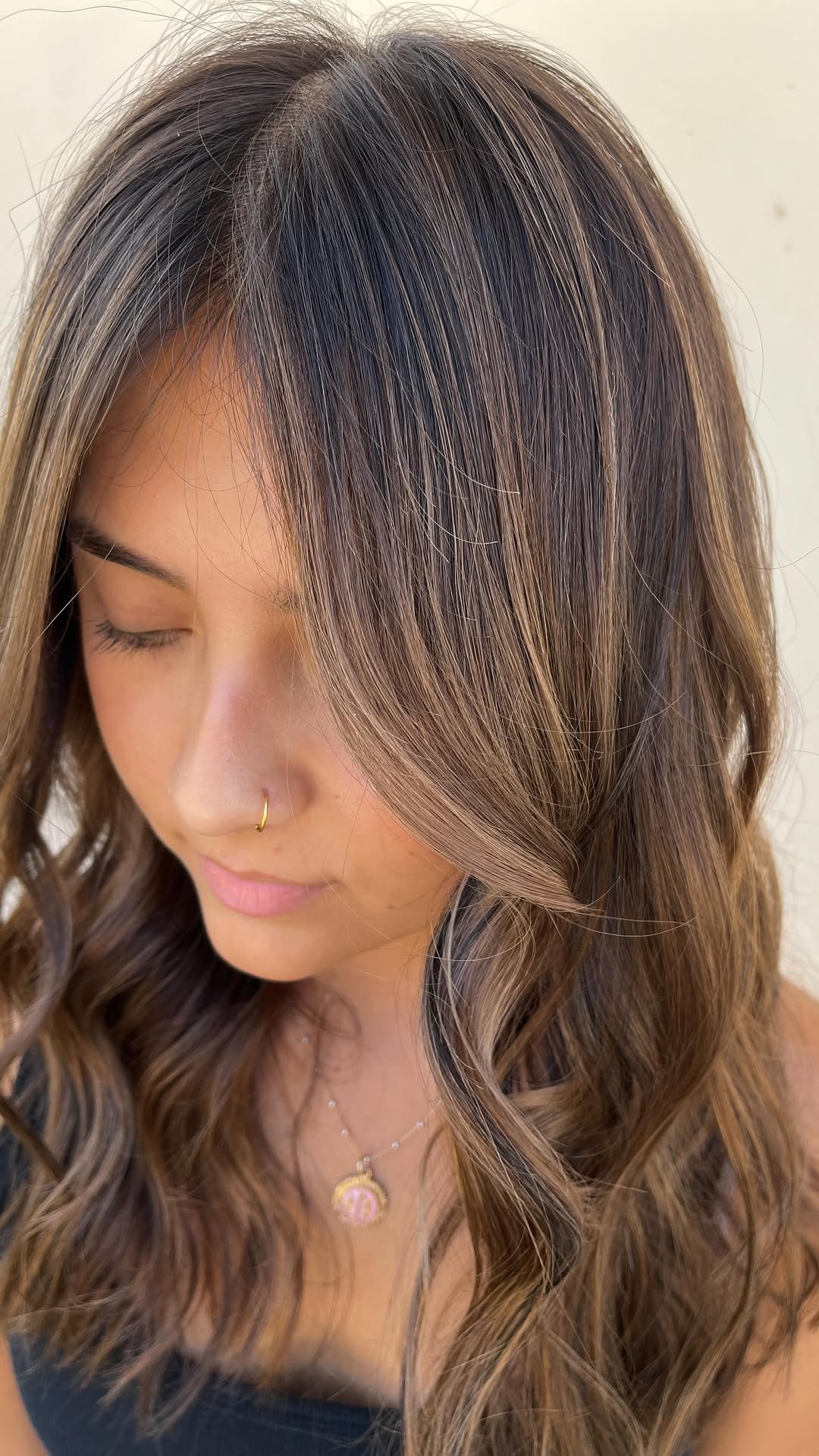 When you love the tones so much....
You're going to copy cat your own client!😻
(Teasy high & lowlights with a mocha blonde toner)
.
.
.
#breahairstylist #ochair #lahabrahairstylist #ochairstylist #hairbynoellelucy #orangecountysalon #orangecountyhairstylist #fullertonhairstylist #breasalon