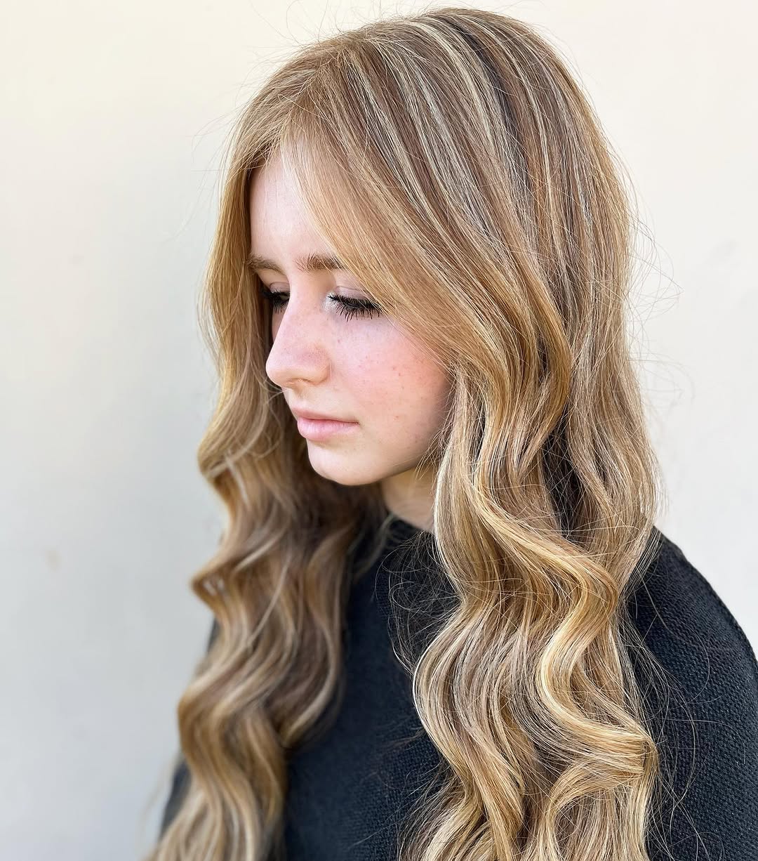 Sun-kissed Strawberry! ☀️🍓 

These perfect spring days makin’ me wanna lighten up ALL the hair! Anyone else?!