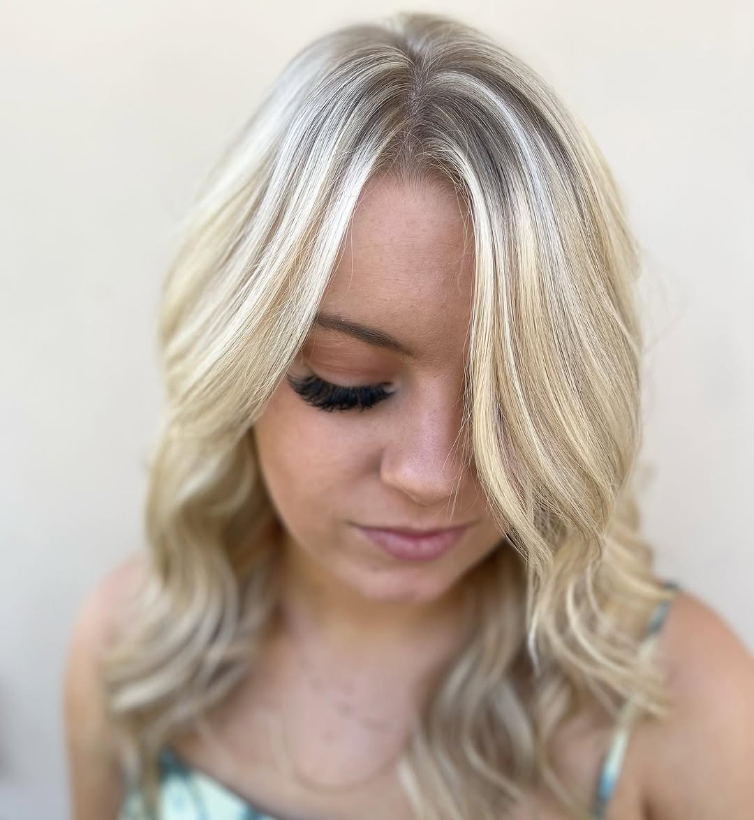 Oh Hello Sunshine! ☀️ 

Sometimes a traditional foiled highlight is JUST what the doctor ordered! 

#hairbynoellelucy