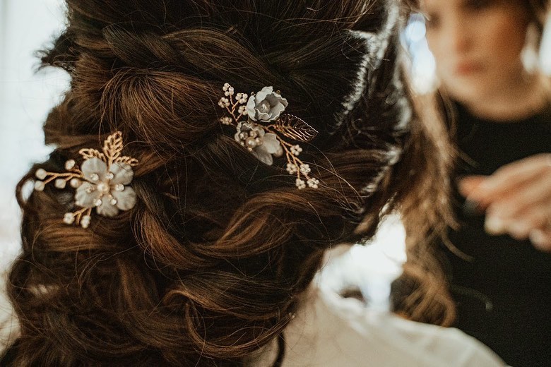 ✨ This Magic Moment ✨ 

I’m obsessed with this Textured boho formal style. It’s a great option for brides that are wanting their hair somewhat down, but also want to keep it from falling in their face all day. 
A perfect updo for all of you Summer Brides! 💛 
.
.
.
#hairbynoellelucy #updo #formalhair #ocstylist #ochairstylist #ochair #ocsalon #ochairsalon #ocextensions #orangecountystylist #orangecountyhairstylist #orangecountyhair #orangecountysalon #orangecountyhairsalon #breahairstylist #ocwedding #ocweddinghairstylist #orangecountyweddings #orangecountyweddingphotographer #fullertonhairstylist #placentia #yorbalinda #anaheim #buenapark #lahabra #whittier #lamirada #matrix