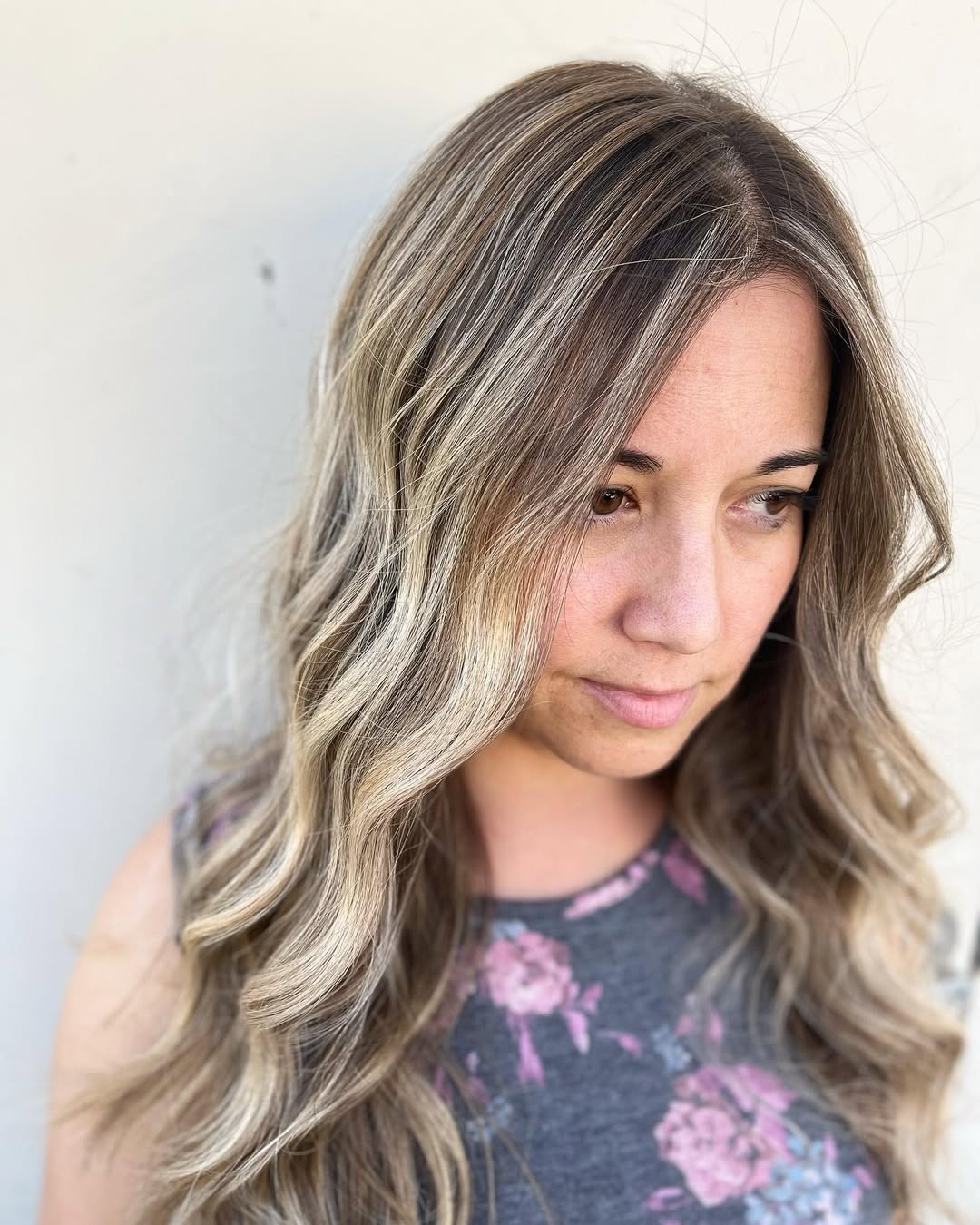 Beachy Goodness 🐚 
.
.
#hairbynoellelucy #balayage #foilage #foilagetechnique #balayagehighlights #ocbalayage #ocbalayagespecialist #orangecountyhairstylist #orangecountybalayage #orangecountyhair #orangecountyhair #ochair #ochairstylist #ochairsalon #ochairextensions #ochairdresser #orangecountystylist #beachyhair #breahairstylist #brea #fullerton #fullertonhair #fullertonhairstylist #lahabra #placentia #anaheim #anaheimhills #anaheimhairstylist #anaheimhillsbuzz #buenapark #matrix