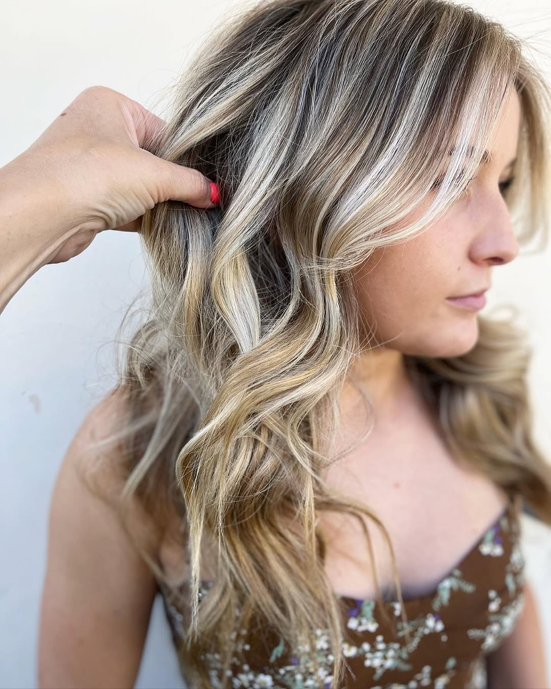 Gorgeous Girl, Gorgeous Dimension. 
🖤/🤍
.
.
.
#hairbynoellelucy #ocbalayage #orangecountybalayage #ochair #orangecountyhair #ochairstylist #orangecountyhairstylist #ocsalon #orangecountysalon #orangecountyhairextensions #downtownbrea #downtownfullerton #fullertonhair #anaheim #breahairstylist #fullertonhairstylist #ocbabeswhocreate #orangecountyweddings #matrix #behindthechair