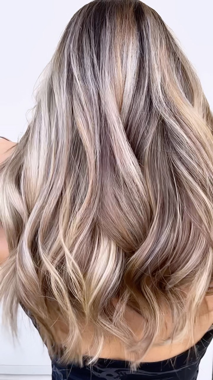 I mean….?! 🤩🤩🤩 
.
.
.
#hairbynoellelucy #ocbalayage #ocbalayageartist #orangecounty #orangecountyhairstylist #orangecountyhair #ochair #ochairstylist #ochairextensions #orangecountyhairextensions #orangecountyhairsalon #matrix #fullertonhair #fullertonhairstylist #breahair #breahairstylist #breahairsalon #yorbalindahairstylist