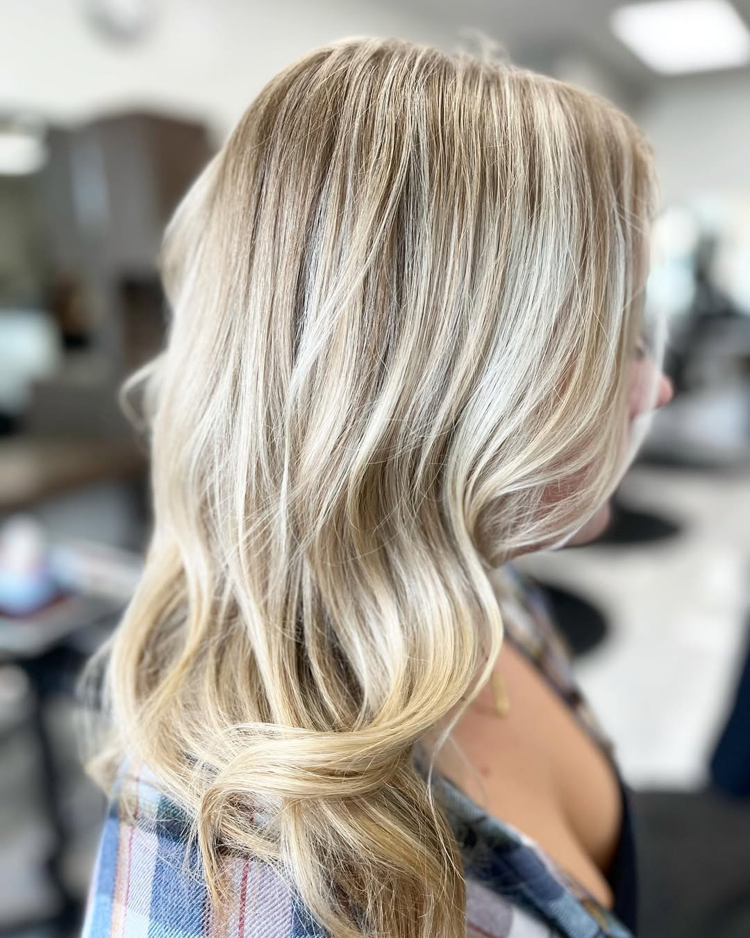 Honey & Platinum...🤌🏼 
Perfect Fall blonde combo! 

Anyone else loving these cooler Mornings?! Bring on ALL things Autumn! 🍁 
.
.
.
#breahairstylist #ochair #orangecountyhairstylist #ochairstylist #orangecountyhair #fullertonhair #fullertonhairstylist